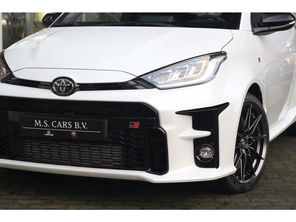 Toyota Yaris 1.6 GR Performance I Carbon Roof I Uniek! 29577990-1.jpg | M.S. Cars B.V.